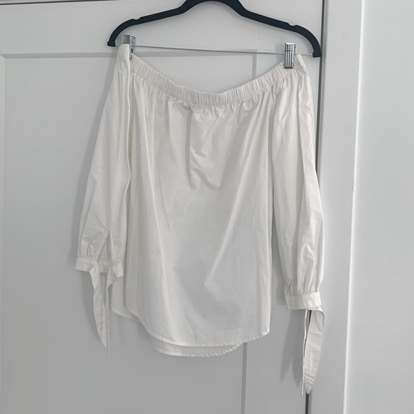 Abercrombie & Fitch Tops - White off the shoulder blouse
